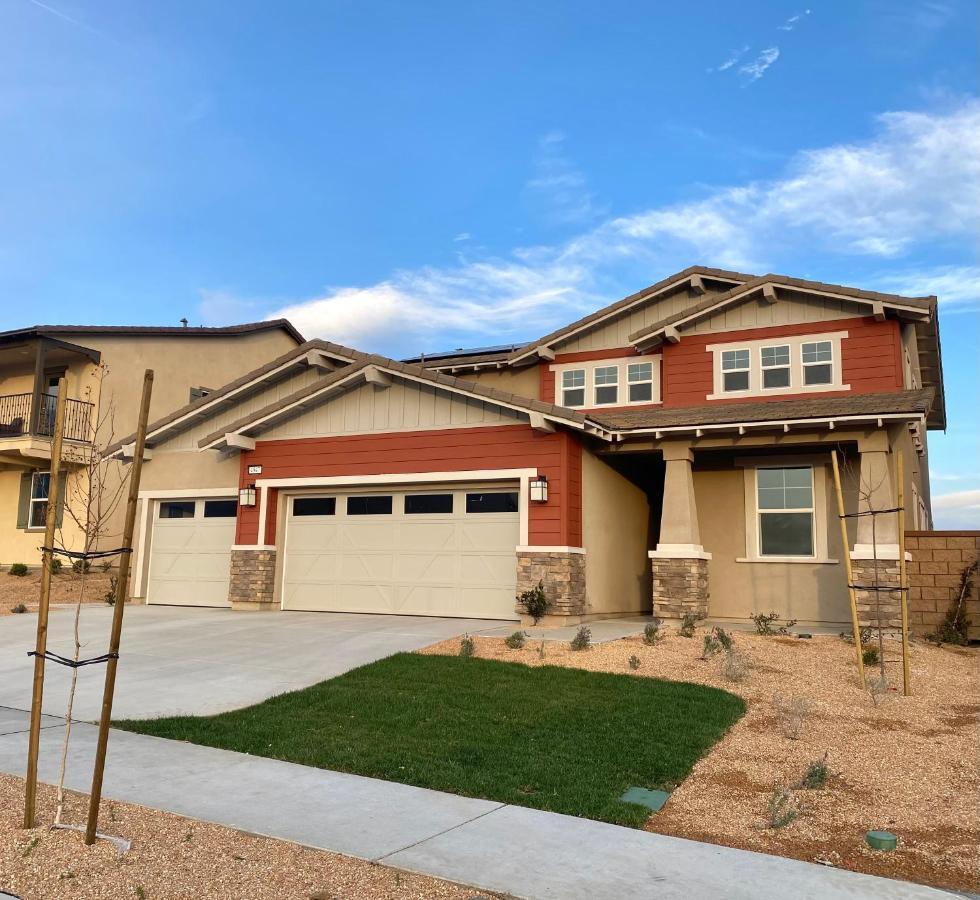 Private Lux Apartment In A New Community Fontana Exterior foto